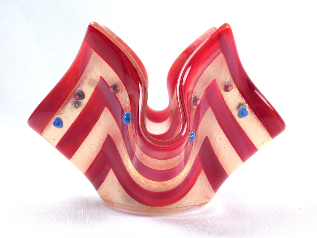 Valentines candle holder Hearts in Pink. Fused glass.