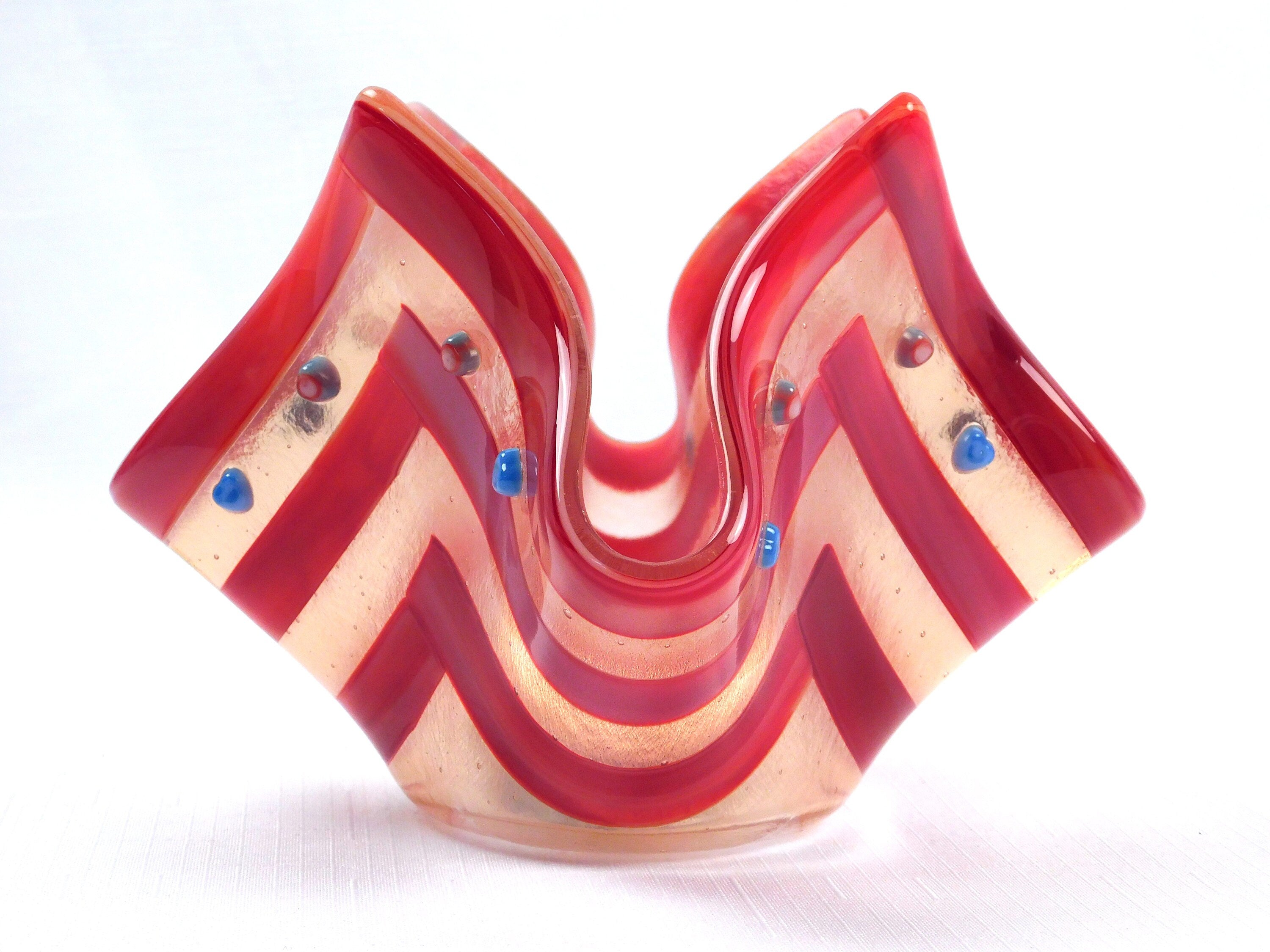 Valentines candle holder Hearts in Pink. Fused glass.