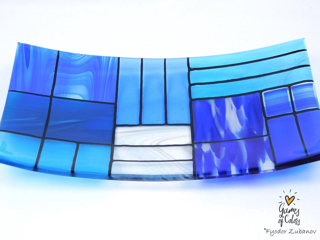 Fused Glass Plate "A Gentle Color Mix - Blues": Geometric Design, Food Safe