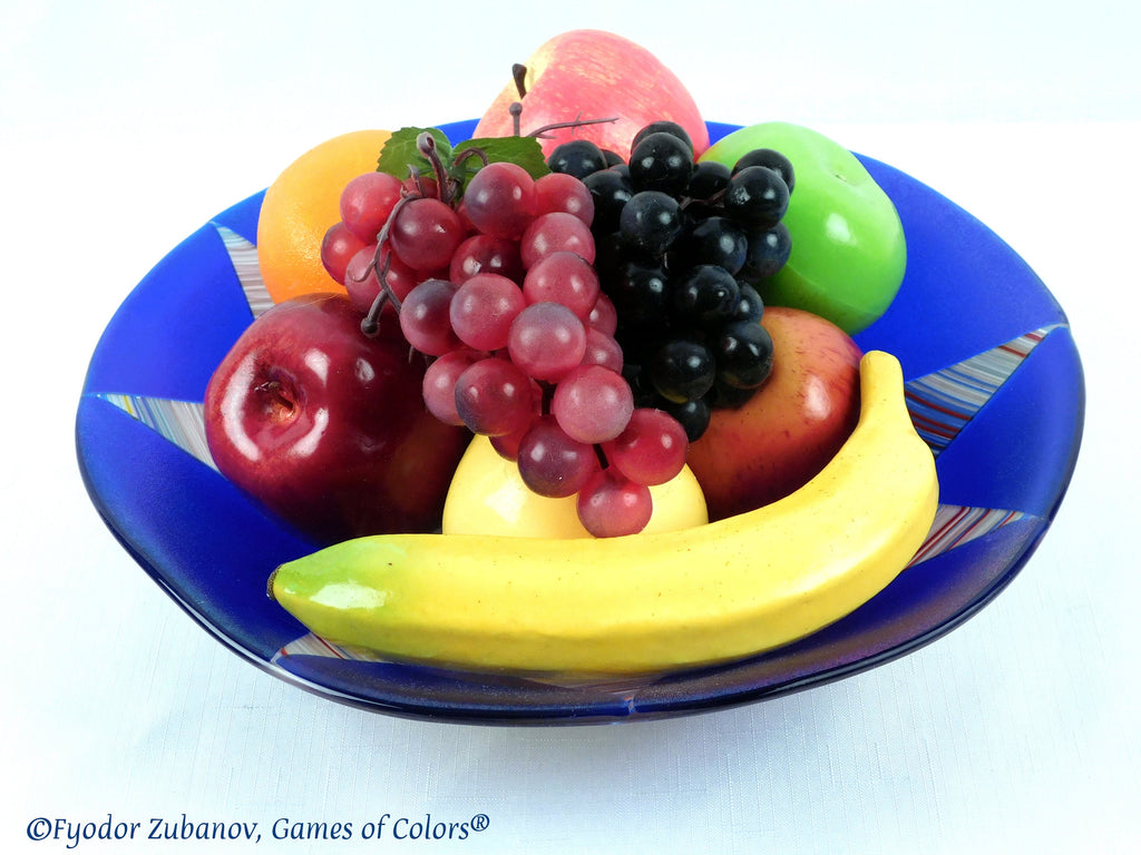 A fused glass bowl "Midnight star"; centerpiece; bowl for fruits