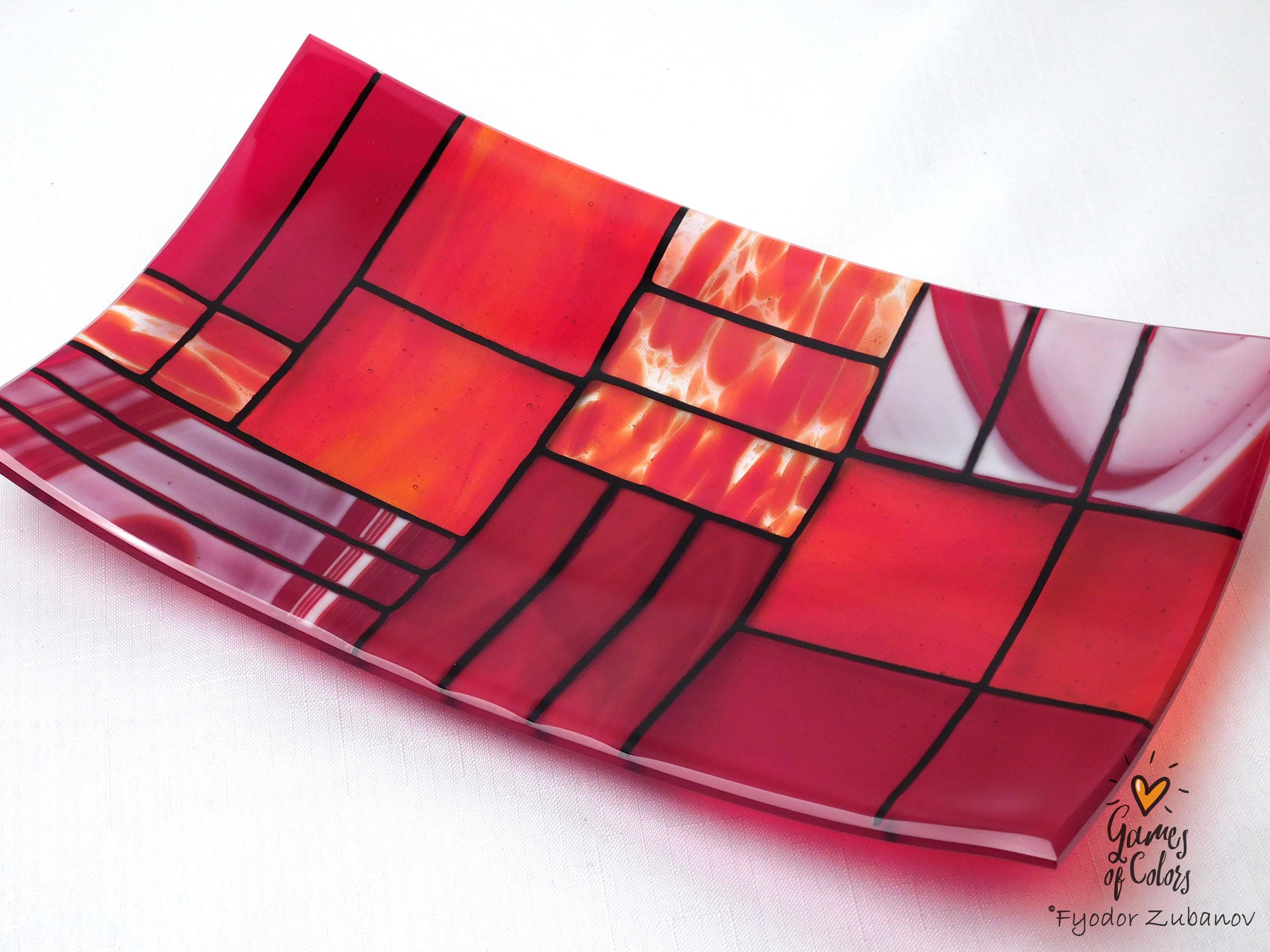 Fused Glass Plate "A Gentle Color Mix - Reds": Geometric Design, Food Safe
