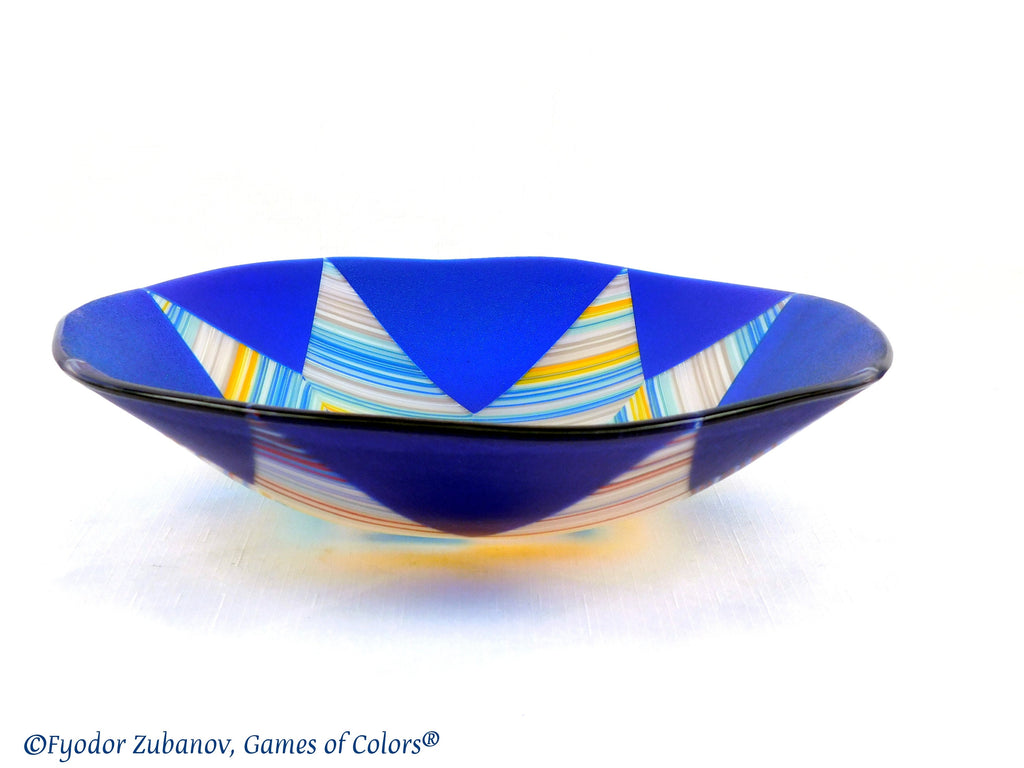 A fused glass bowl "Midnight star"; centerpiece; bowl for fruits