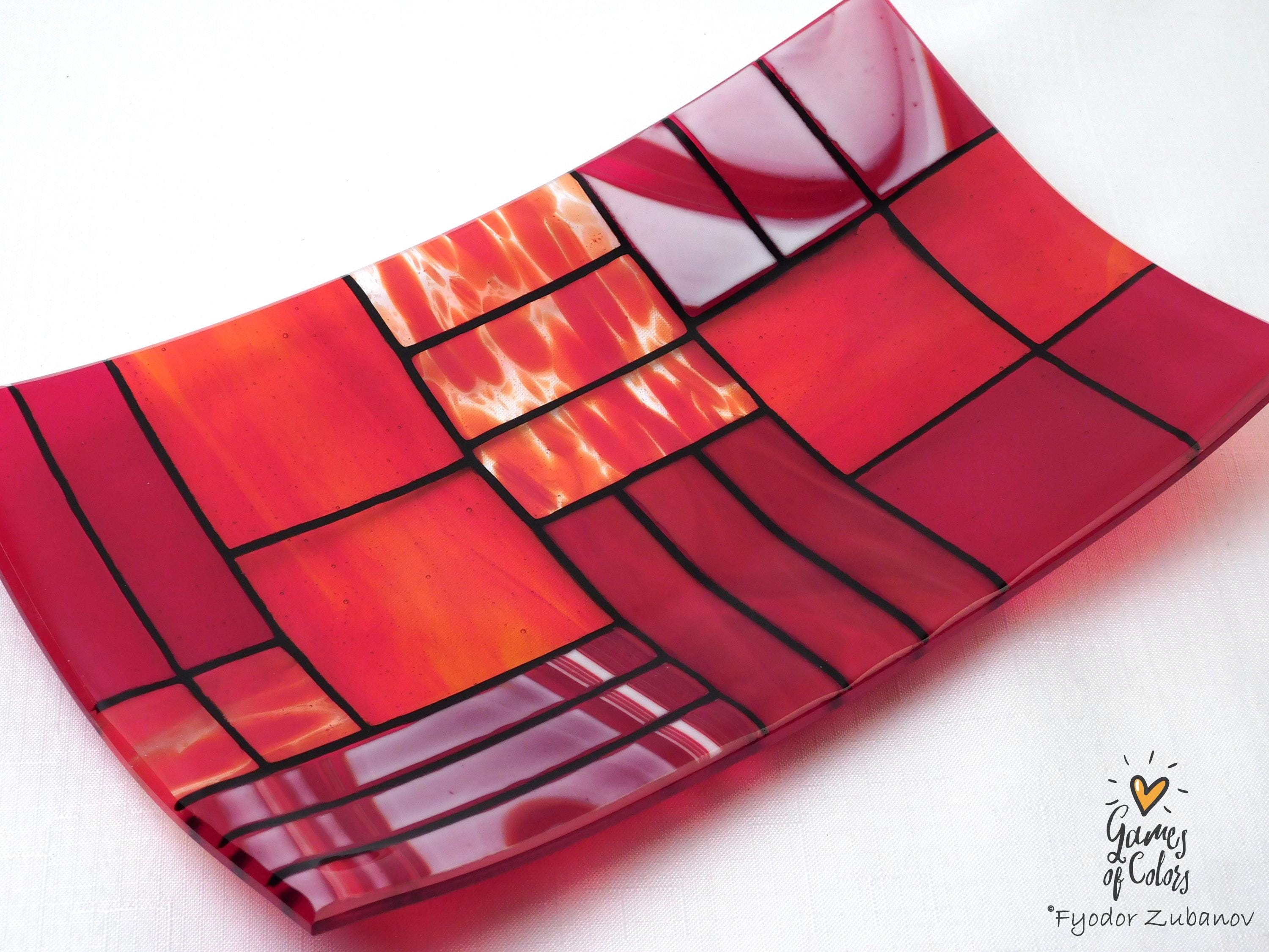 Fused Glass Plate "A Gentle Color Mix - Reds": Geometric Design, Food Safe