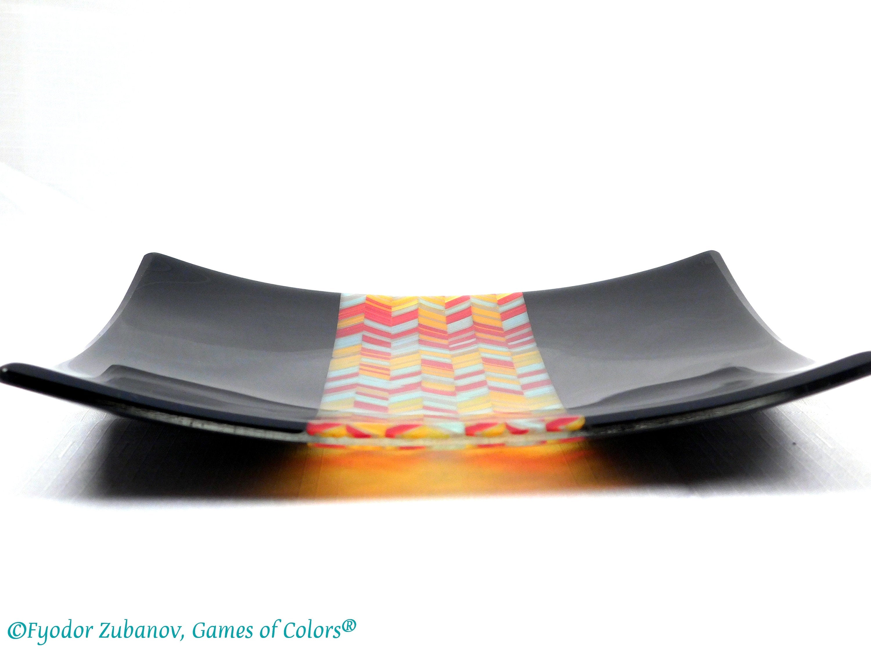 A 3 items set "A trio for two". Fused glass art. Square plates. Chevrons design.