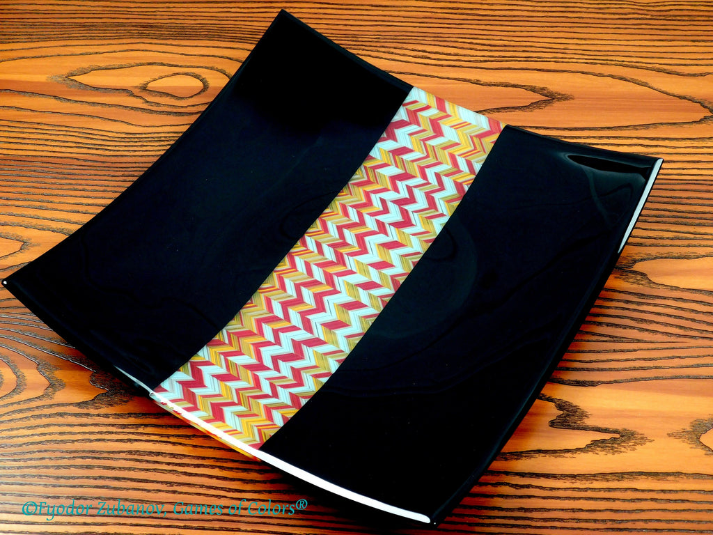 A 3 items set "A trio for two". Fused glass art. Square plates. Chevrons design.