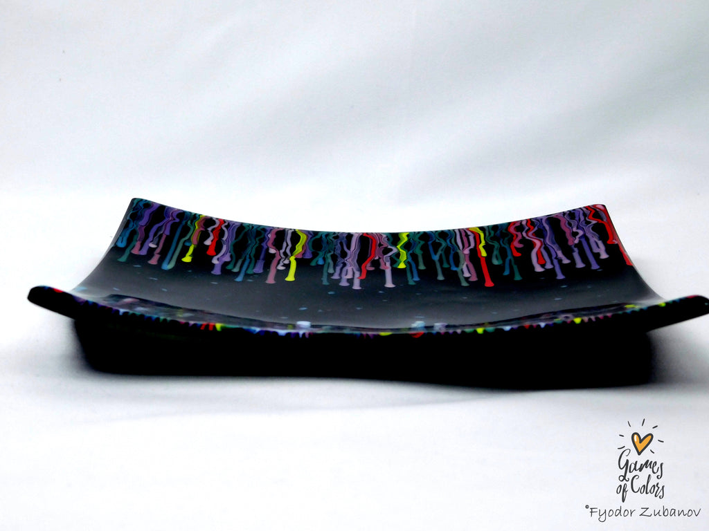 A decorative glass plate Winter Serpentines