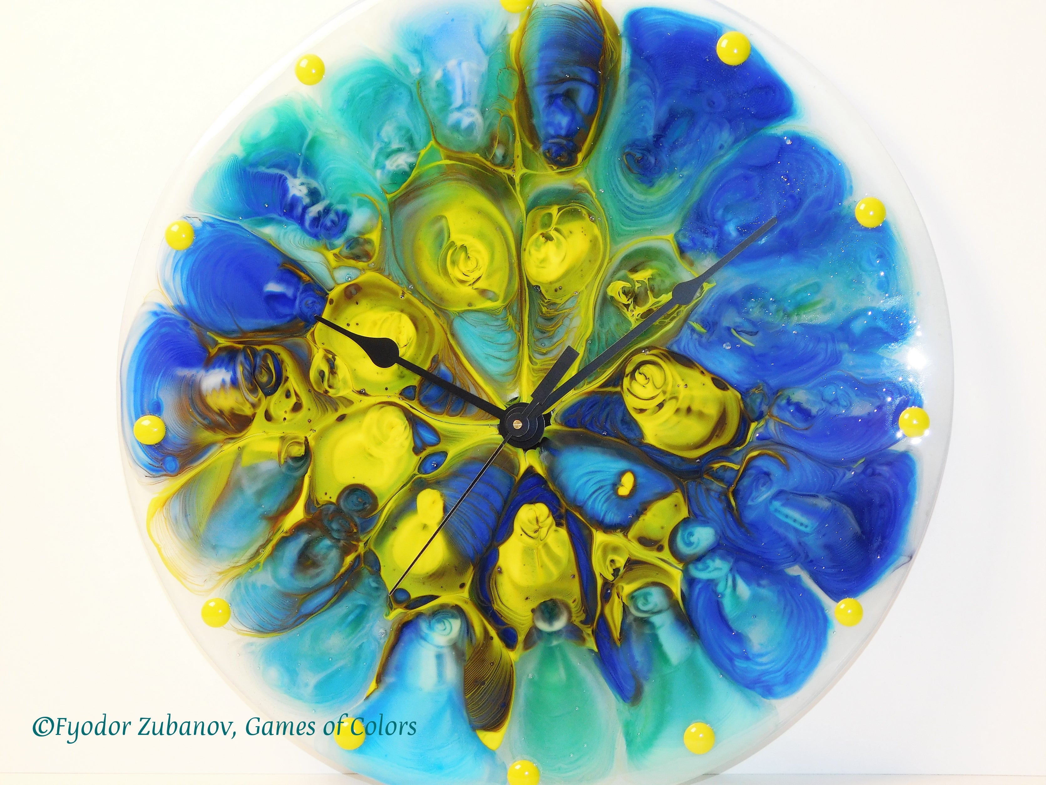 Wall clock Golden Rush