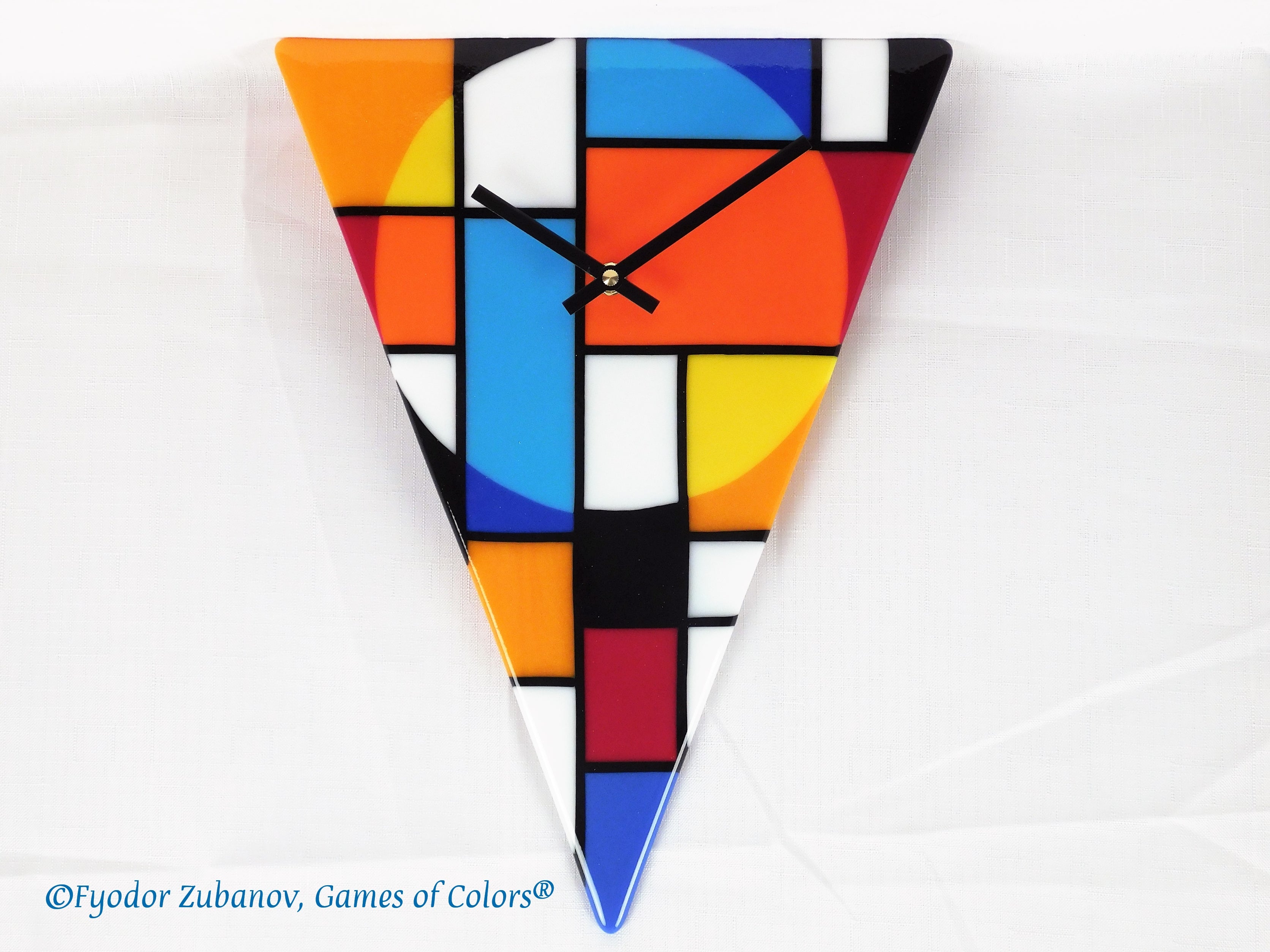 Wall clock Mondrian triangle
