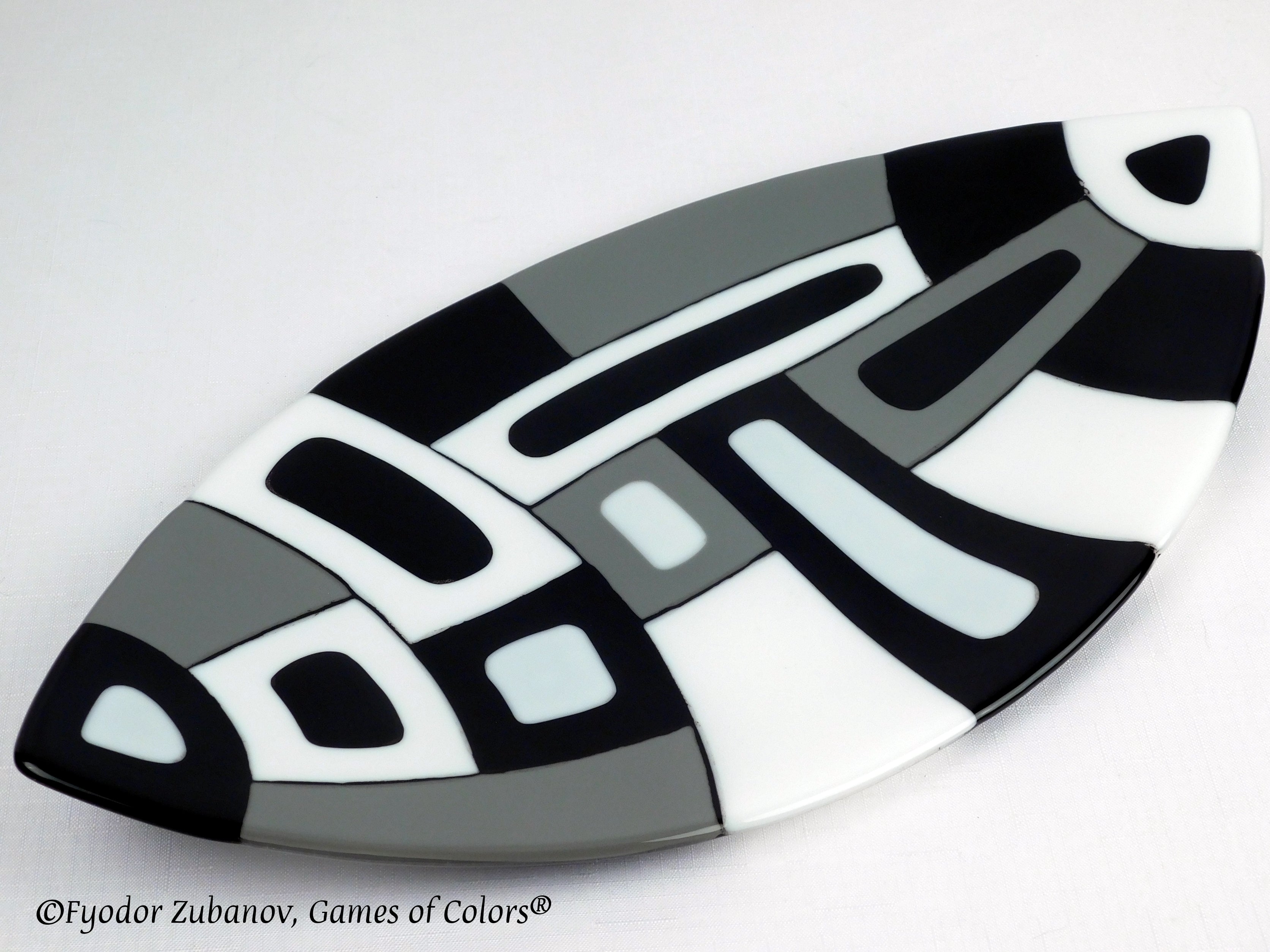 Fused glass plate A boat in black and white