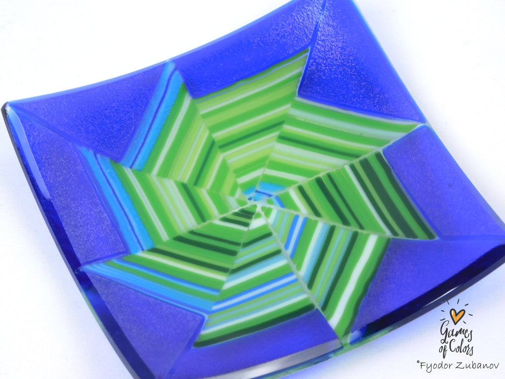 Vortex Bloom plate—Velvet cascade
