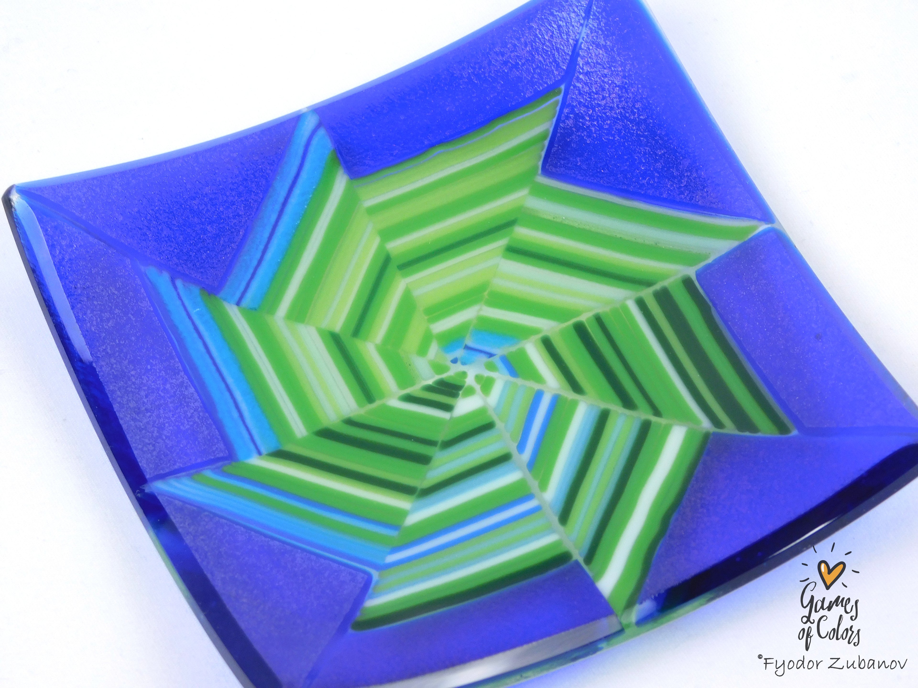 Vortex Bloom plate—Velvet cascade